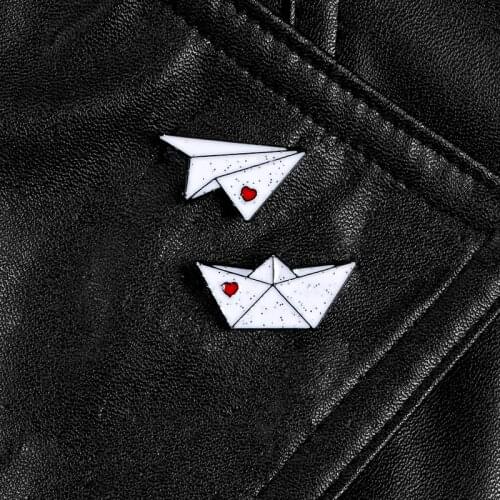 Childhood Origam Creative Paper Boat Paper Plane Metal Enamel Brooches Minimalist Glitter Heart Jewelry Accessories Badge Pins