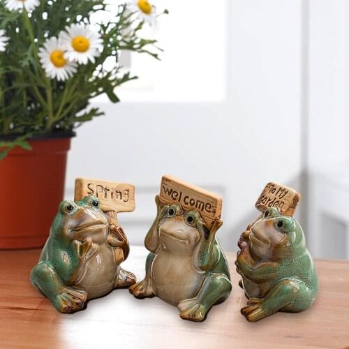 3.94 Inch Pastoral Style Frog Ceramic Ornament English Sign For Garden Deck Railing Yard Terrace Frog Decoration