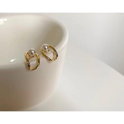 Golden Alloy Geometric Stud Earrings for women Korean Cute Pearl Earrings Wedding Party Simple Fashion Jewelry Wholesale Gift