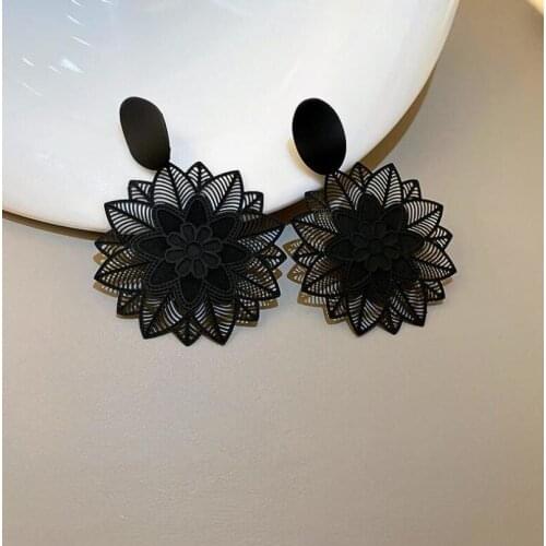 Vintage Black Forest Flower Big Hollow Pattern Earrings for Women Korean Exaggerated Temperament Gothic Accessories Jewelry
