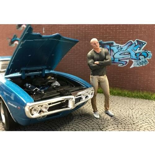 Unassambled 1/35 Modern Civilian Man (not include car ) Resin figure miniature model kits Unpainted