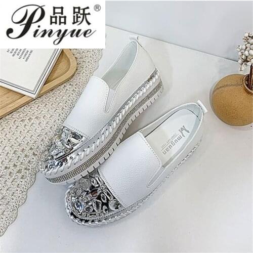 Crystal Diamonds Women Flats Bling Woman Shoes Rhinestone Ladies Casual Shoes Round Toe Slip-on Platform Shoes