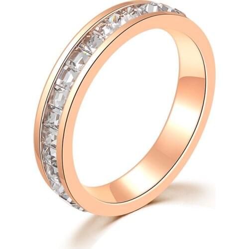 Diamond-studded titanium steel ring with single row crystal matching jewelry with small square diamond rose gold ring