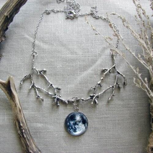 Vintage Gothic Witch Full Moon Necklace Women Jewelry Cabochons Lunar Fluorescent Light Pendant Glow In The Dark