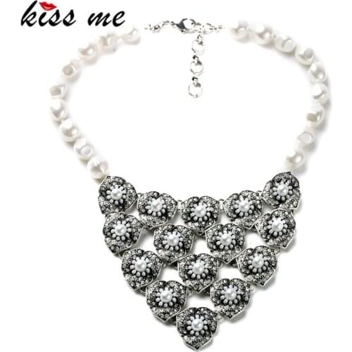 Best Selling Fashion Smooth Round Simulated Pearl Flowers Collar Necklace Bridesmaid Accessories Factory Wholesale