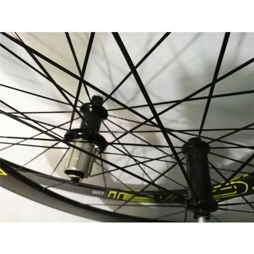 Ultra light carbon wheel carbon fiber wheel 12K UD frosted 700C tubeless bushing width 25mm wheel set through axle 100*12