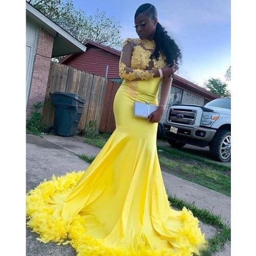 Sexy Yellow Feather Mermaid Prom Dresses Illusion Long Sleeve Appliques Womens Special Occasion Dress Backless Evening Gowns