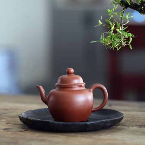 Yishuitang Yixing raw ore purple clay teapot pure handmade small coal kiln zhunigong lamp pot with a height of 190ml