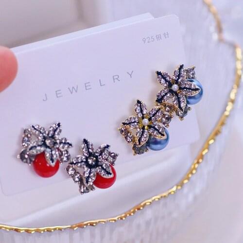 Elegant Retro Simulated Pearl Stud Earrings For Women Sweet Crystal Rhinestone Flower Earrings Wedding Jewelry Boucle D'oreille
