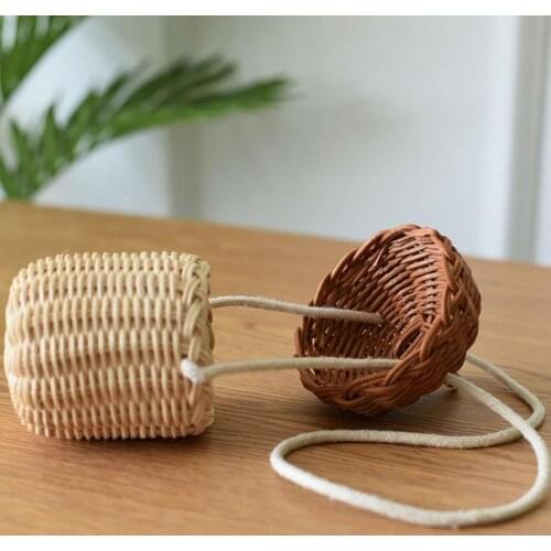 Straw Woven Bag Mini Strawberry Shape Contracted Design Creative Grass Bag for Bohemia Women Handbags Totes New Fashion