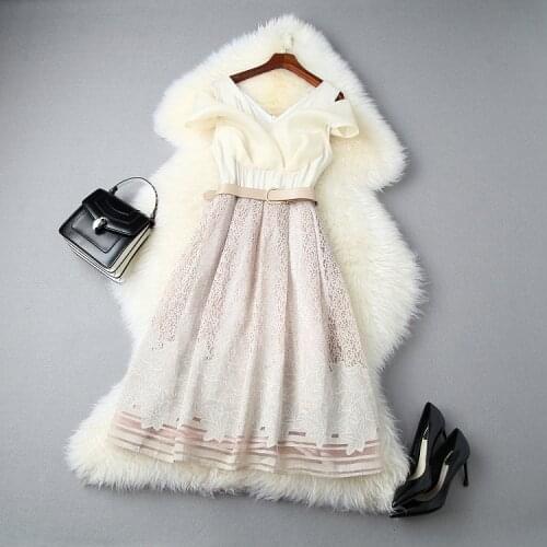Womens European and American clothing 2021 summer new style Dew shoulder v-neck Stitching firing fashion Pleated dress