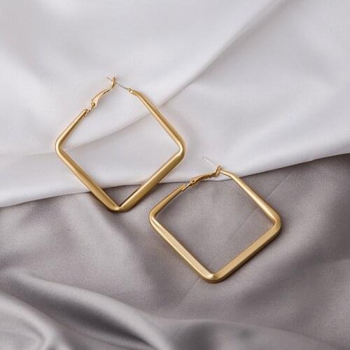 Geometric Earrings Gold Metal Drop Earrings for Women Lady Chic Stylish Earrings Celebrity Party Summer Beach Jewelry