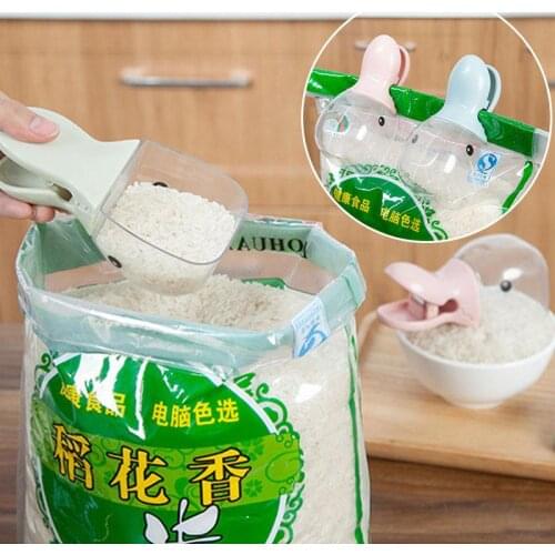 Creative measuring cup, household goods, kitchen supplies, food feeding spoon, multi-function storage spoon, food sealing clip