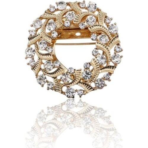 Fashionable Female Scarf Buckle Round Garland Hollow Inlay Rhinestone Pin Alloy Temperament Girl Christmas Jewelry Gift Hot