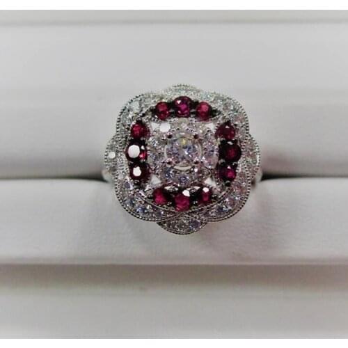 Luxury Silver Color Wedding Rings For Women Charms Flower Ring Round White/Garnet Colors Stone Bridal Engagement Jewelry Gifts