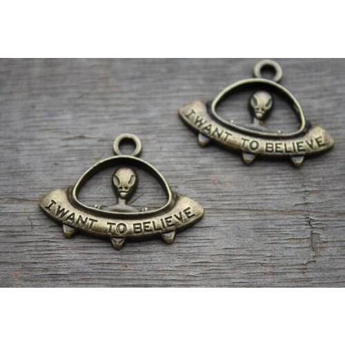 15pcs Antique Bronze tone alien UFO Charms Pendants 20 x 30 mm " i want to believe"