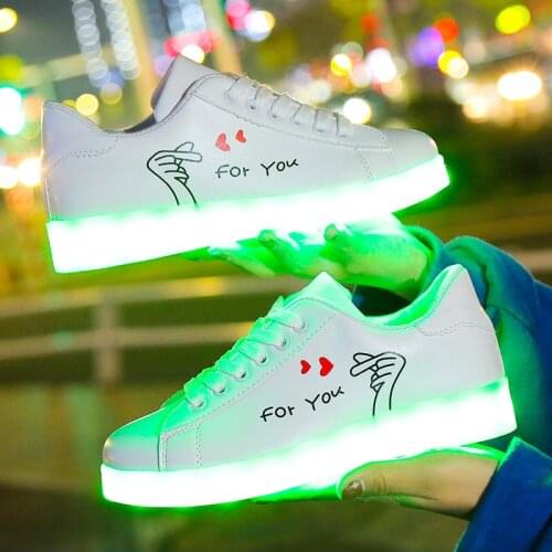 2021 New Usb Rechargeable Luminous with Lights for Women Men LED Shoes with Lighted up sole Adults lady Love pattern White