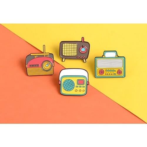 4 styles Vintage radio enamel pin Color cartoon badge Denim clothes backpack bag Lapel pin brooch Classic jewelry 80s gift
