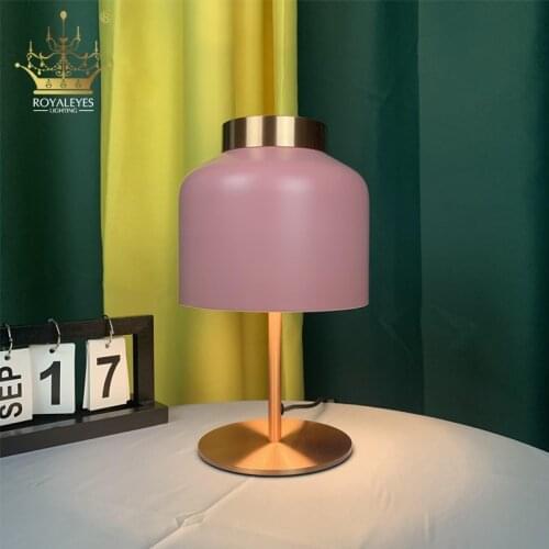 Ins Postmodern Simple Desk Lamp Living Room Study Bedroom Bedside Lamp Creative Personality Light Luxury Romantic Table Lamp