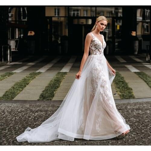 Spaghetti Straps Dark Champagne Wedding Dress Lace Tulle V Neck Sheath Bridal Gown with Crystals Open Back Elegant Bride Dress