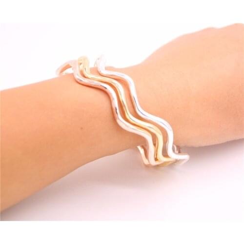 Fashion waves of the bangles Very nice curves Bangles Lovely lady corrugated metal bangles for women