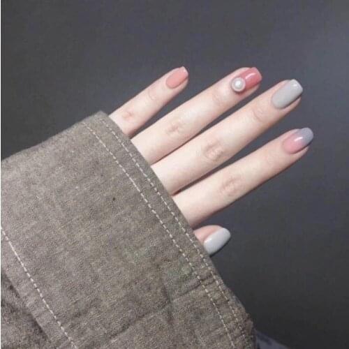 24pcs Hot Gradient Color False Nails Pale Mauve Pearl Short Square Full Cover Acrylic Nail Art Fake Nail Tips With Glue Sticker