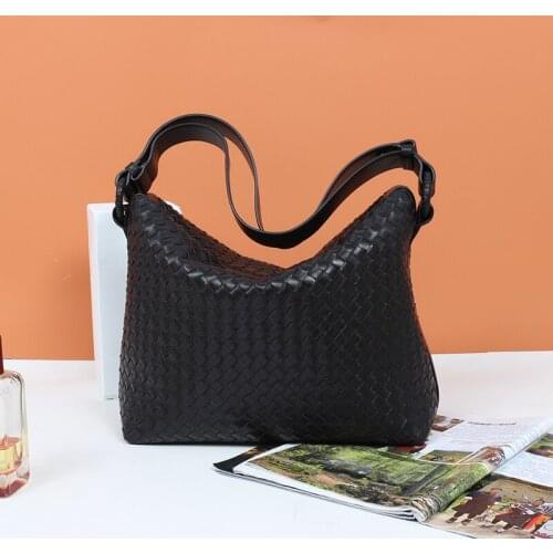 2021 New Luxury designer handmade sheepskin woven casual messenger shoulder bag classic all-match fashionable leather handbags