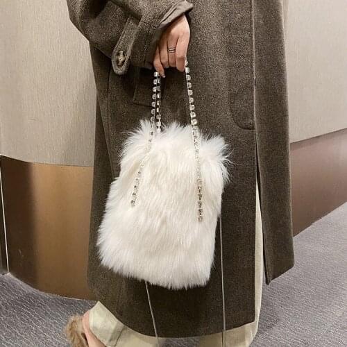 Plush Bucket Bag 2020 Winter Trendy Diamond Chain Shoulder Bag Handbags Luxury Women Bags Designer Bolsa de hombro