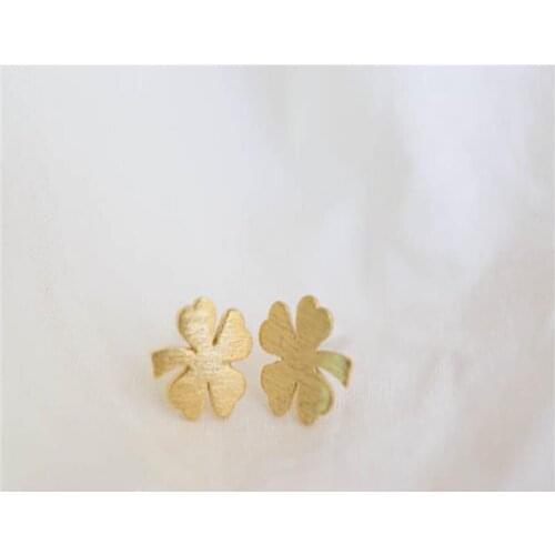 Fashionable clovers stud earrings.Can bring happiness good luck clovers for women