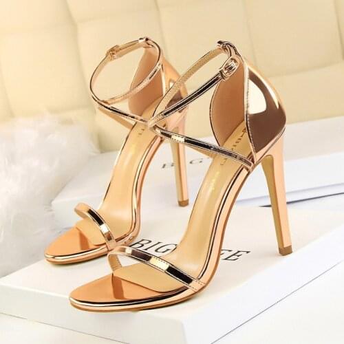 2019 New Women Sandals Patent Leather Women High Heels Shoes Gold Sexy Women Pumps Fashion Wedding Shoes Women stiletto