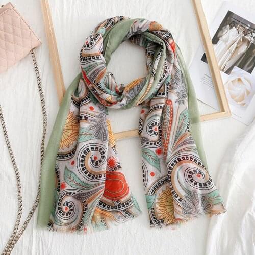 2020 Fashion Soft Paisley Flower Print Scarves Shawls Lady Viscose Trendy Floral Scarf Wrap Hijab Muffler 3 Color Free Shipping