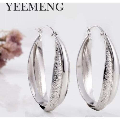 YEEMENG Luxury Retro Texture Hoop Earring Fashionable Women Ear Round U Shape Hoop Earrings Ornaments For Girls Traveling