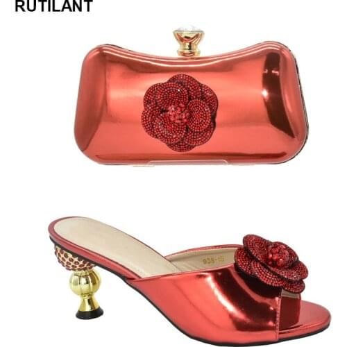 New Italian Women Wedding Shoes and Bag Set Decorated with Rhinestone Wedding Shoes for Women Bride Closed Toe Heels Party Pumps