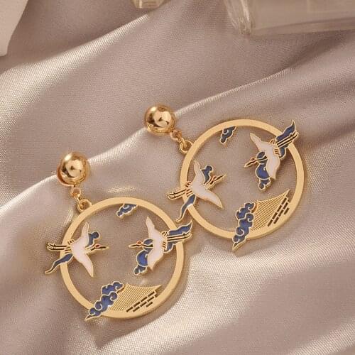 2021 Retro Crane Earrings for Women Girl Trendy Fashion Metal Asymmetry Dangle Earrings Jewelry Pearl Enamel Drop Earring Bijoux