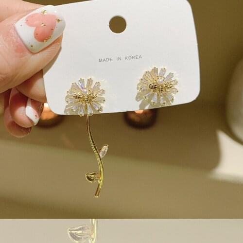 New Design 14K Gold Plated Bee Stud Earrings for Women Luxury Jewelry Zircon Irregular Daisy Flower Earrings