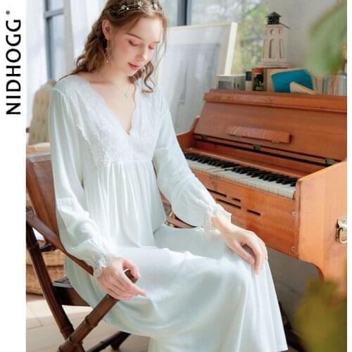 Womens Long-Sleeved Nightdress Retro Court Princess Sexy Lace V-neck Cotton Long Sleepwear Autumn Solid Color Sleeping Dress