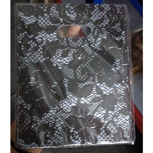 100pcs/lot Black Rose Flower Wedding Plastic Gift Bags With Handle 15X20CM Mini Christmas Gift Bags Jewellery Pouches