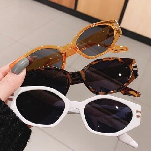 Vintage Luxury Brand Designer Cat Eye Sunglasses Women Men 2021 Fashion Small Frame Rivet Oval Sun Glasses UV400 Shades gafas