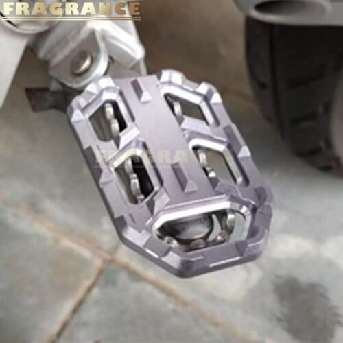 NEW Motorcycle Billet Wide Foot Pegs Pedals Rest Footpegs for BMW G310R G310GS 17-18 R1200GS LC 13-17 S1000XR 15-17