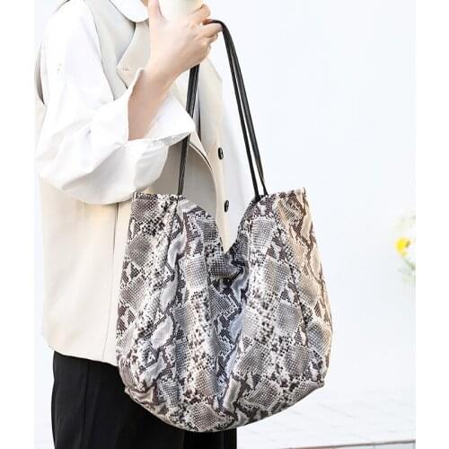 Korean Printed Canvas Tote Simple Cow Pattern Flannel Womens Leisure Snake Pattern Capacity Shoulder Bag Purses And Handbags