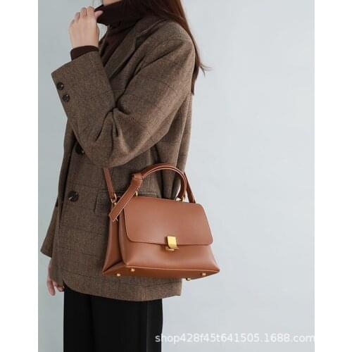 Ladies Handbag Shopping Bag Large Capacity High Quality Leather Classic Pattern Fashion Design