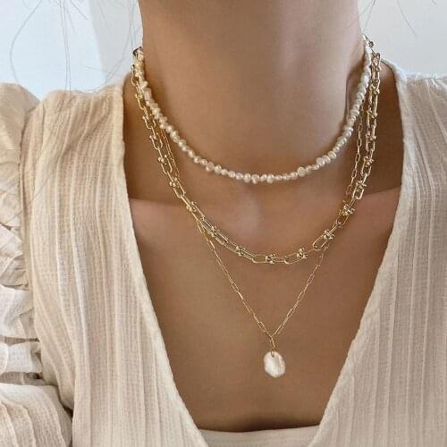 Korean Vintage Multilayer Baroque Pearl Necklace For Women Retro Heart Pendant Necklace Jewelry Pearl Clavicle Chain Necklace