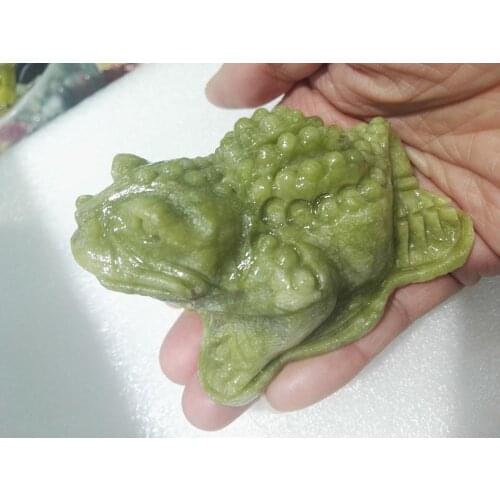 Hand-carved natural jade toad ornaments