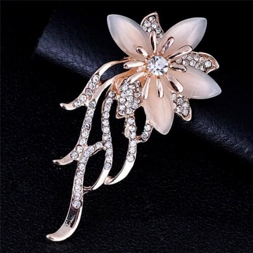 New 2021 Fashionable Opal Stone Flower Brooch Pin Women Garment Accessories Jewelry Brooch Rhinestone Pin