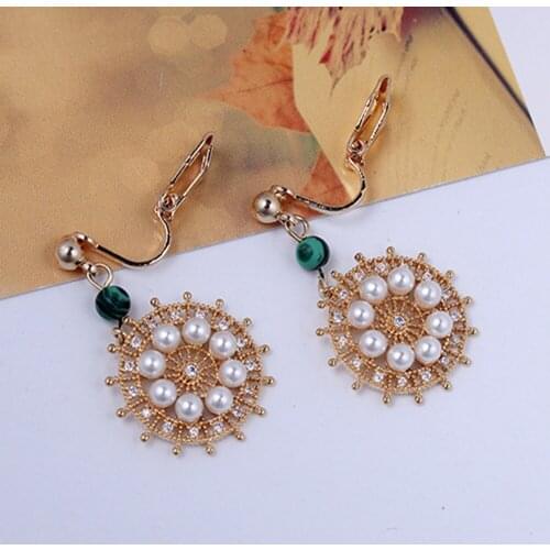 2020 New Simulated Pearl Rinestone fashion vintage Clip on Earrings No Pierced for Girls Charm Ear Clip Gift