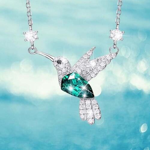 Crystal Bird Inlaid White Sapphire Emerald Diamond Necklace Womens Wedding Ring