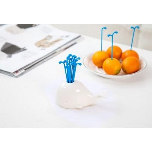 16pcs/Lot New Cute Fashion Creative Animals Whales Moby Dick Beluga Spray Vegetable Fruit Fork Dinnerware Sets OK 0573