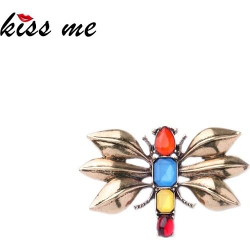 Kissme Brooches