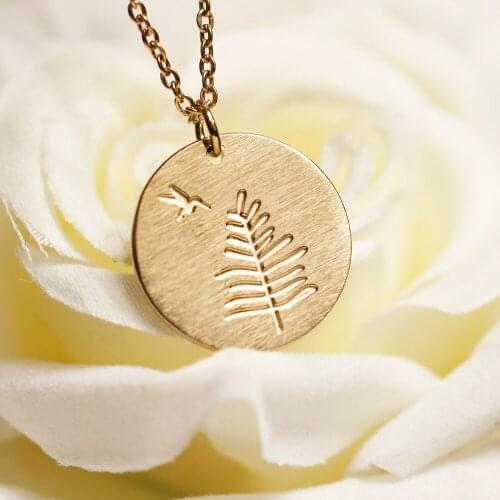 Trendy Pine Necklace Female Gold Disc Hummingbird Charm Stainless Steel Nautical Camping Collar Best Friends Gift 18mm