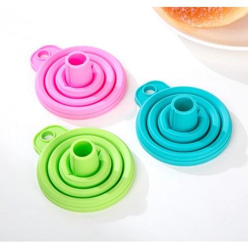 1PC Protable Silicone Foldable Funnel Collapsible Style Funnel Hopper Kitchen Cozinha Cooking Tools Gadgets Random Color OK 0956
